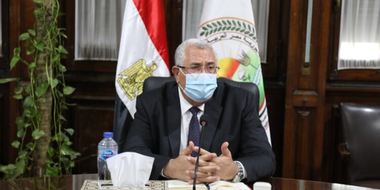 وزير الزراعة يشدد على توفير مستلزمات الإنتاج للمزارعين بأسعار مناسبة 1 مستلزمات الإنتاج