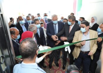 «القصير» يفتتح فرعين مطورين للبنك الزراعي بالغربية