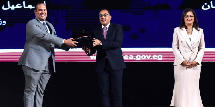 "الزراعة" تفوز بجائزتين من جوائز مصر للتميز الحكومي 1 د. محمد القرش يحصد المركز الأول في جائزة التميز الحكومي