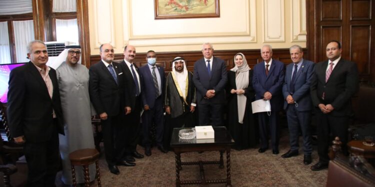 وزير الزراعة يبحث مع رئيس العربية للاستثمار والإنماء الزراعي زيادة فرص التعاون بين الجانبين 1 الإنماء الزراعي