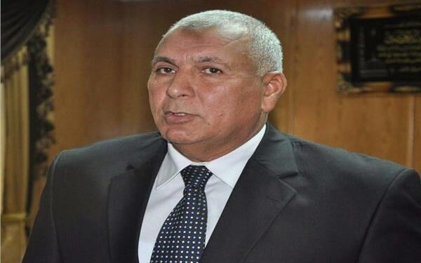 محافظ الوادي الجديد: أدخلنا 20 صنفا من النباتات الطبية للزراعة بالمحافظة 1 محافظ الوادي الجديد: أدخلنا 20 صنفا من النباتات الطبية للزراعة بالمحافظة