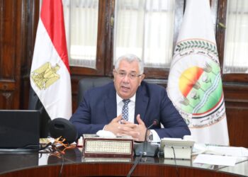 القصير يبحث مع المفوض الزراعي بالاتحاد الاوروبي عددا من القضايا المشتركة