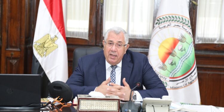 "القصير" يبحث مع المفوض الزراعي بالاتحاد الاوروبي عددا من القضايا المشتركة 1 القصير يبحث مع المفوض الزراعي بالاتحاد الاوروبي عددا من القضايا المشتركة