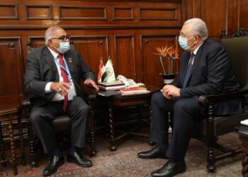 وزير الزراعة يبحث مع الممثل المقيم لبرنامج الغذاء العالمي دعم صغار المزارعين بمصر 2 صغار المزارعين