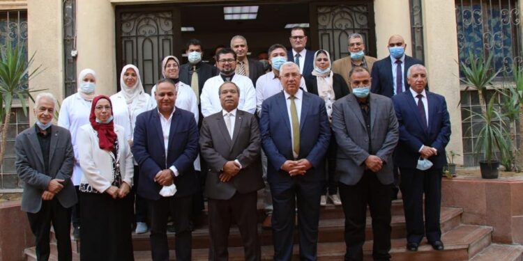 «القصير» يهنئ مركز بحوث الصحراء بمرور 70 عاما على إنشائه.. ويوجه رسالة للباحثين 1 «القصير» يهنئ مركز بحوث الصحراء بمرور 70 عاما على إنشائه.. ويوجه رسالة للباحثين