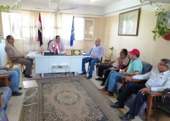 زراعة القمح على مصاطب وصرف الأسمدة في اجتماع بزراعة دمياط