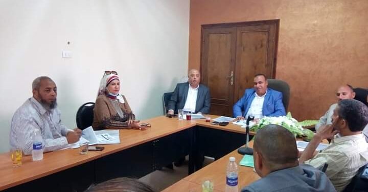 تطوير صناعة النحل في اجتماع لوكيل وزارة الزراعة بالفيوم ومديري الإدارات 1 تطوير صناعة النحل