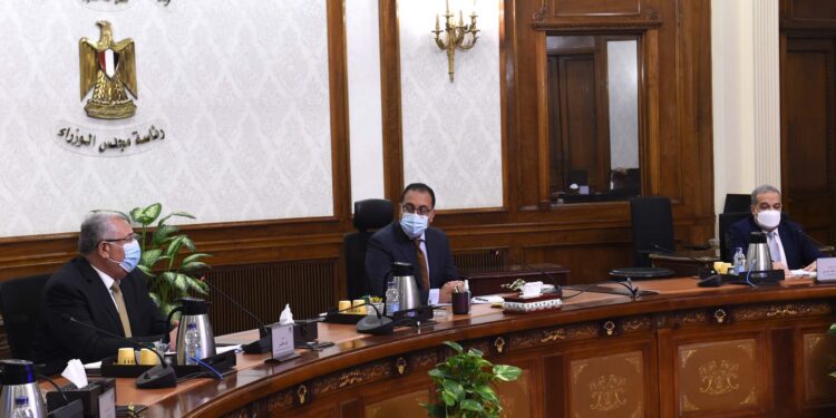 رئيس الوزراء يستعرض مخطط مشروع تطوير حديقتي الحيوان والأورمان بالجيزة 1 تطوير حديقتي الحيوان والأورمان