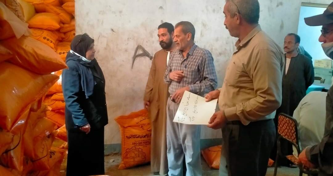 صرف الأسمدة للمزارعين بأسيوط.. جولات ميدانية لوكيل الوزارة على الجمعيات 1 صرف الأسمدة للمزارعين بأسيوط.. جولات ميدانية لوكيل الوزارة على الجمعيات