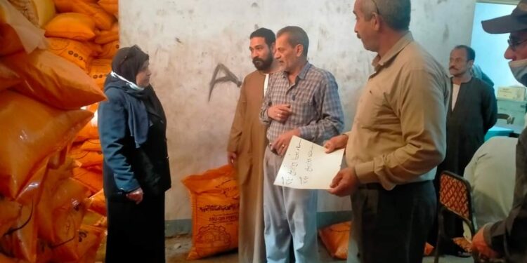 صرف الأسمدة للمزارعين بأسيوط.. جولات ميدانية لوكيل الوزارة على الجمعيات 1 صرف الأسمدة للمزارعين بأسيوط.. جولات ميدانية لوكيل الوزارة على الجمعيات