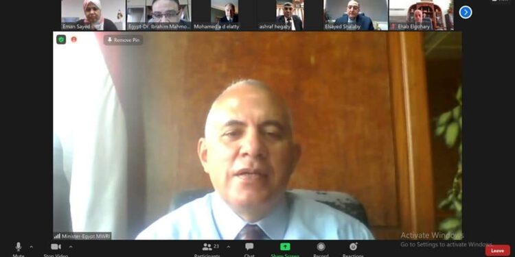 عبد العاطى» يتابع موقف الخطة الاستثمارية للعام المالي الحالى ومقترح العام القادم