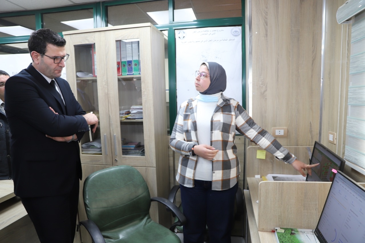 وزير الزراعة اللبناني يزور معامل مشروع مكافحة العفن البني في البطاطس 13 وزير الزراعة اللبناني يتفقد مشروع مكافحة العفن البني في البطاطس