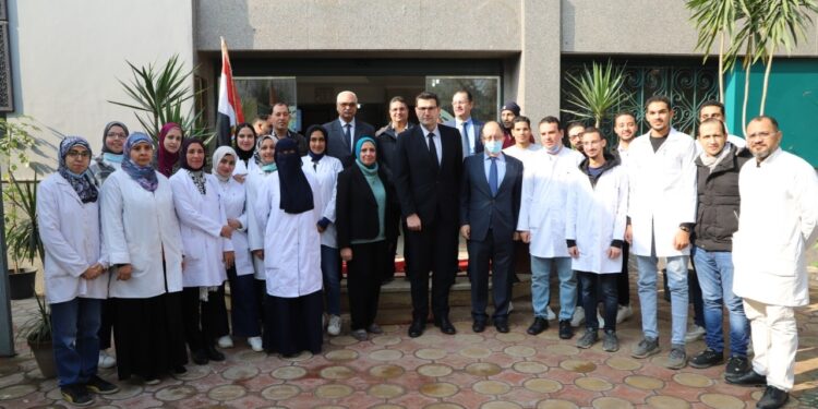 مشروع مكافحة العفن البني