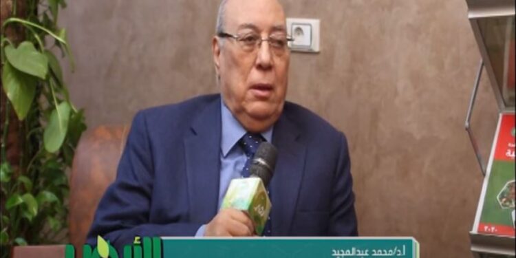 رئيس لجنة مبيدات آفات النباتات يشرح حركة تحلل المبيد لتحقيق النتائج 1 لجنة مبيدات آفات النباتات