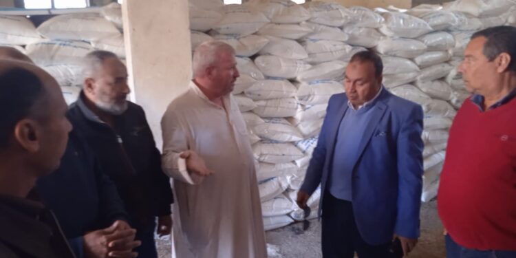 وكيل زراعة الفيوم يتابع توفير الأسمدة للمزارعين في الجمعيات 1 توفير الأسمدة للمزارعين