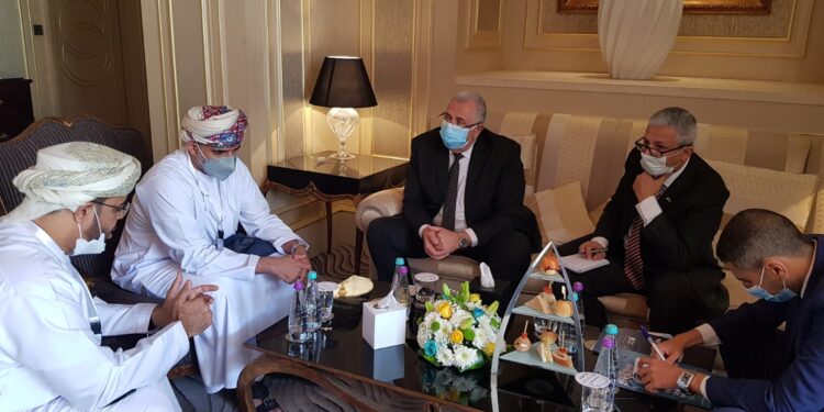 وزير الزراعة يبحث مع المستثمرين العرب والأجانب فرص الاستثمار الزراعي والسمكي في مصر 1 وزير الزراعة