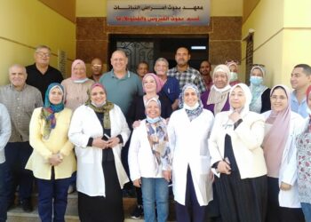 “إعداد متخصص زراعة نباتات معملياً” برنامج تدريبي بأمراض النباتات