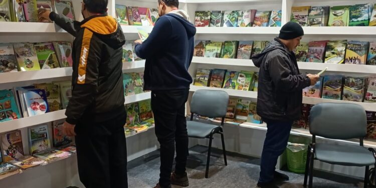 الثقافة الزراعية" تشارك بمطبوعاتها في معرض القاهرة الدولي للكتاب في دورته الــ 53 1 الثقافة الزراعية” تشارك بمطبوعاتها في معرض القاهرة الدولي للكتاب في دورته الــ 53