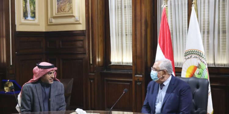 وزير الزراعة يلتقي بالرئيس التنفيذي الجديد لشركة "دواجن الوطنية" السعودية 1 وزير الزراعة