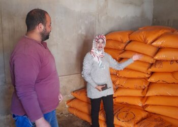 جولة مفاجئة لوكيل زراعة السويس لمتابعة صرف الأسمدة بالجمعيات