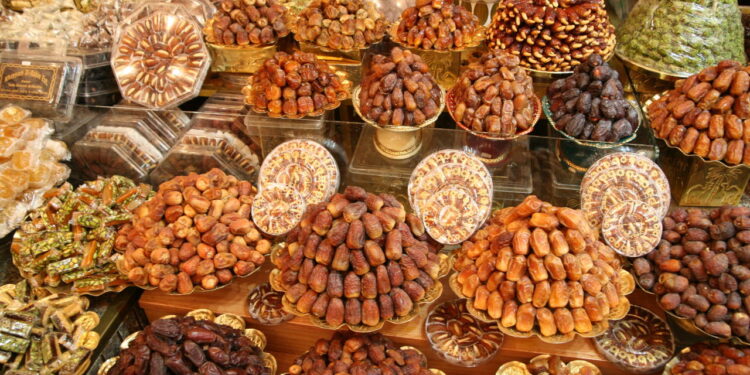 قطاع التمور.. "القاضي" يعلن اعتزامه تحديث استراتيجية التطوير 1 اقتصاديات إنتاج التمور