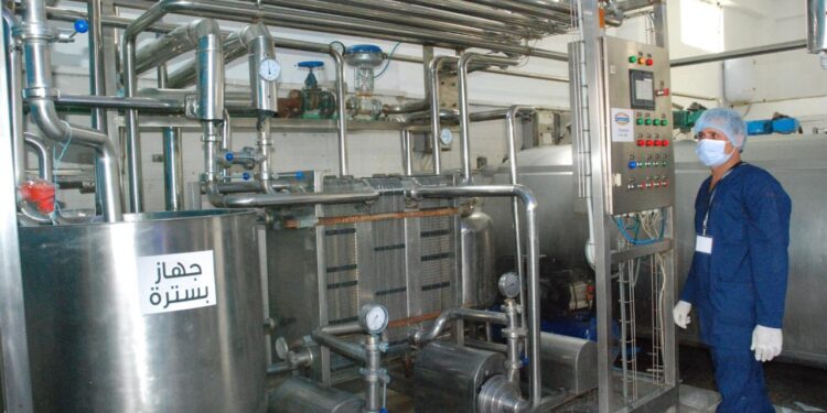 مراكز تجميع الألبان.. الزراعة تنفذ 650 ندوة إرشادية على مستوى الجمهورية 1 مراكز تجميع الألبان