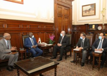 “القصير” يبحث مع وزير المالية السوداني التعاون في بناء القدرات والتمويل الزراعي