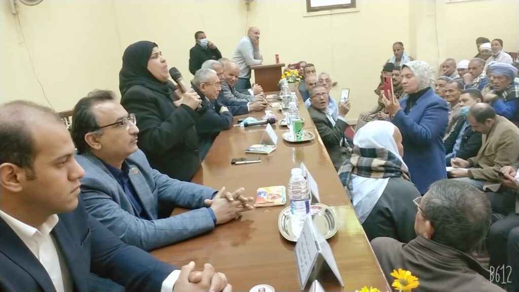 بحضور المحافظ.. زراعة أسيوط تعقد اجتماعا لحث المزراعين على توريد القمح 12 توريد القمح