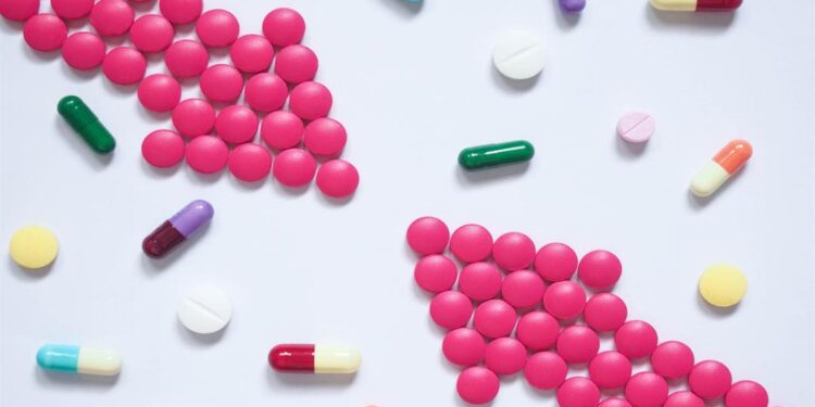 د.مي عبدالمنعم فاضل تكتب عن التداخلات الدوائية الغذائية