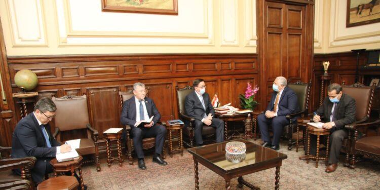 وزير الزراعة يبحث مع سفير كازاخستان سبل تعزيز التعاون الزراعي بين البلدين 1 وزير الزراعة