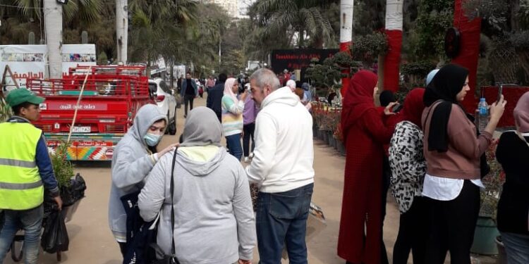 حديقة الأورمان تشهد إقبالا كبيرا من المواطنين على معرض زهور الربيع ال89 1 حديقة الأورمان تشهد إقبالا كبيرا من المواطنين على معرض زهور الربيع ال89
