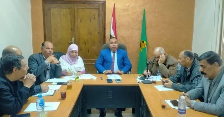 وكيل زراعة الفيوم يجتمع بمديري الادارات الزراعية ومسئولي حماية الأراضي 1 وكيل زراعة الفيوم