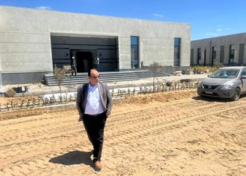 «العطار» يتفقد معمل مركزي للحجر الزراعي بميناء شرق التفريعة