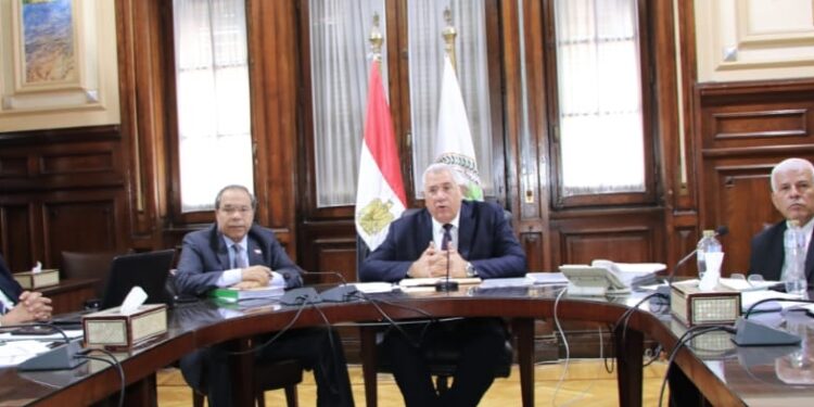 القصير : قضايا الأمن الغذائي والمائي جزء من الأمن القومي العربي 1 الأمن الغذائي