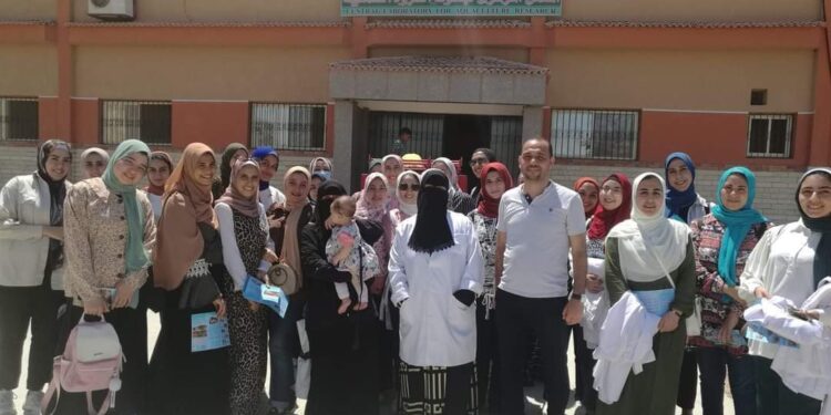 المركزي لبحوث الثروة السمكية يستقبل وفدًا من طلبة "زراعة الزقازيق" 1 المركزي لبحوث الثروة السمكية