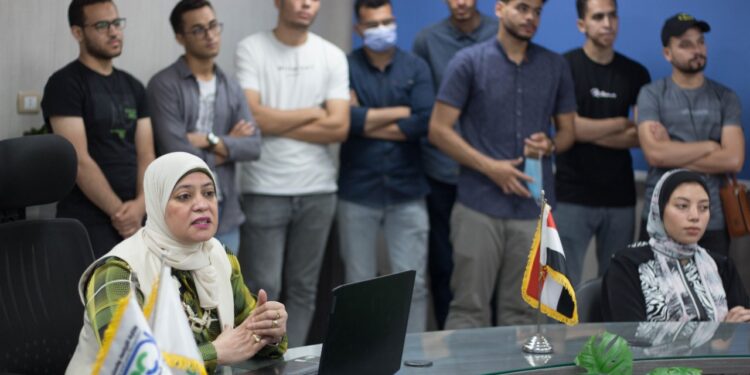 معمل متبقيات المبيدات يستقبل وفد طلابي من زراعة المنوفية 1 معمل متبقيات المبيدات