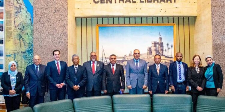 د.سويلم يبحث مع وزير المياه بمدغشقر تعزيز التعاون في مجال المياه