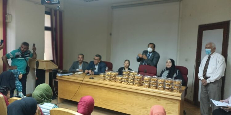 "استخدام التمور المصرية في إنتاج بعض الأغذية الوظيفية" ندوة بتكنولوجيا الأغذية 1 التمور