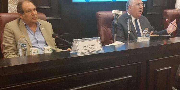 القصير يستعرض إنجازات الزراعة في ندوة بحزب مستقبل وطن 1 الزراعة