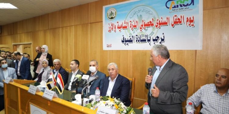 رفع كفاءة الأصول وتحديث الري.. ملخص توجيهات "القصير" خلال زيارته لـ"كفر الشيخ" 1 رفع كفاءة الأصول