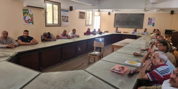 "معوقات إنشاء المناحل" ندوة إرشادية بوقاية النباتات 1 المناحل