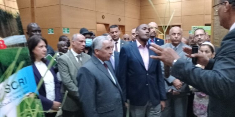 رئيس مركز البحوث الزراعية يستقبل وزير الزراعة الأوغندي 1 مركز البحوث الزراعية