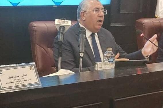 وزير الزراعة ينفي رفض السلطات الليبية استلام شحنات زراعية مصرية 1 الزراعة