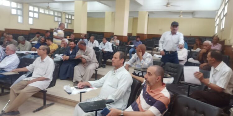 "أهم المشاكل التي تواجه النحالين" ندوة إرشادية بمحافظة بني سويف 1 النحالين