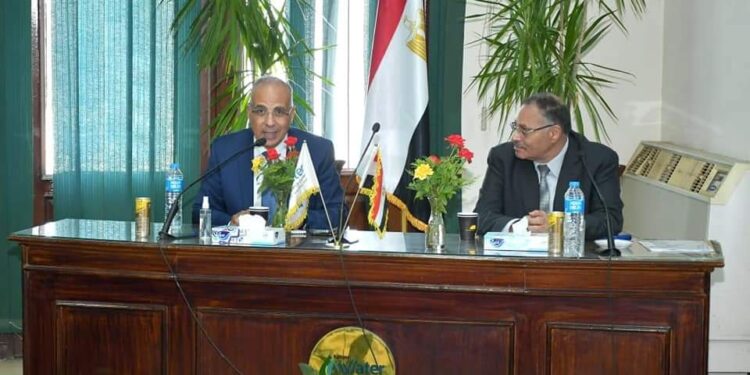 وزير الري يلتقي رئيس القومي لبحوث المياه لبحث التحديات أمام المعهد 1 وزير الري