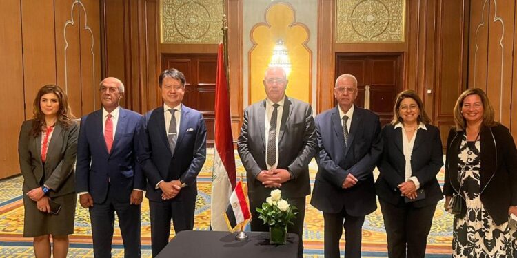وزير الزراعة يبحث مع مدير المنظمة الدولية للملكية الفكرية سبل تعزيز الأنشطة الابتكارية في القطاع الزراعي 1 وزير الزراعة