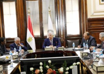 وزير الزراعة يبحث مع وفد المركز الدولي للأسماك تعزيز التعاون المشترك