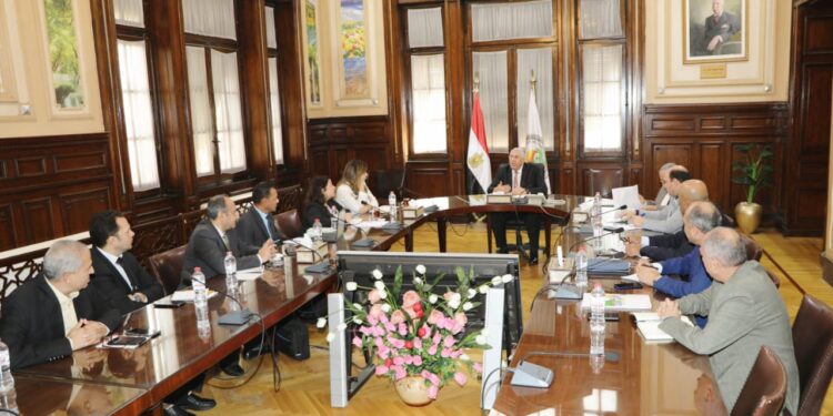 "القصير" و"التحالف الوطني" يبحثا آليات تدشين مبادرة زراعة 150 ألف فدان قمح 1 التحالف الوطني