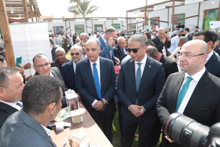 رئيس قطاع الإرشاد الزراعي يشارك في مهرجان النباتات الطبية والعطرية نيابة عن وزير الزراعة