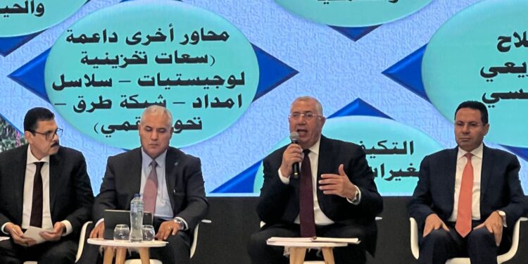 وزير الزراعة في المؤتمر الاقتصادي: الاستثمار الزراعي في مصر واعد ومناخ الاستثمار جاذب 1 المؤتمر الاقتصادي